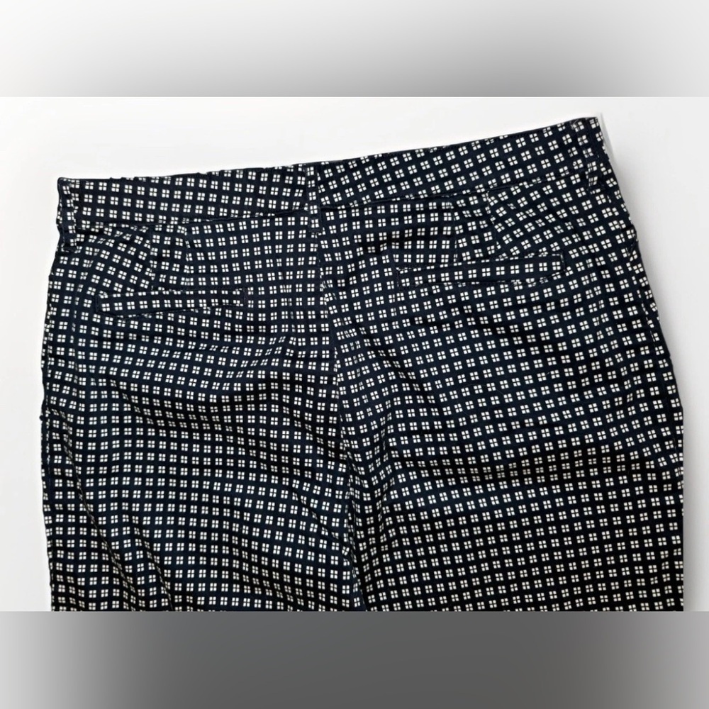 Gloria Vanderbilt Khaki UnItd Navy Blue White Geometric Capri Pants 16 33x18 - Picture 5 of 5